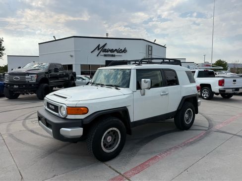 Used 2014 Toyota FJ Cruiser 4WD image 1