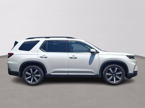 Used 2023 Honda Pilot Touring image 7
