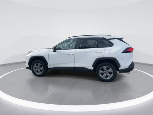 Used 2022 Toyota RAV4 LE image 6