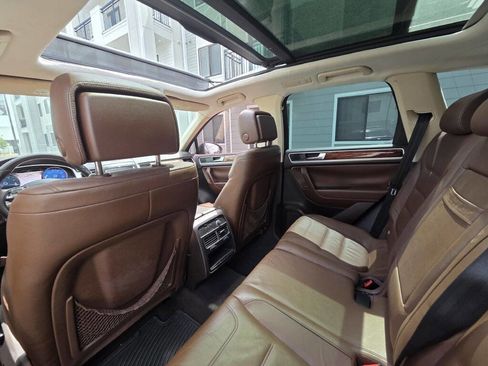 Used 2011 Volkswagen Touareg V6 image 39