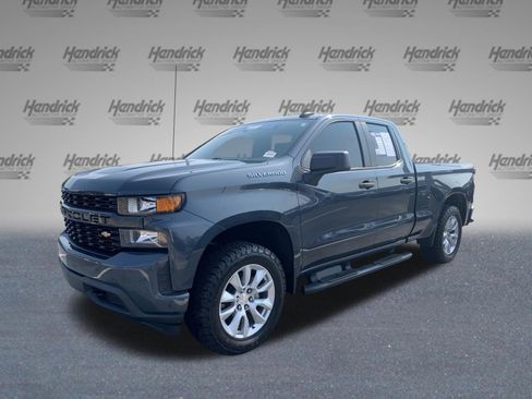 Used 2019 Chevrolet Silverado 1500 Custom w/ Custom Value Package AWD/4WD image 5