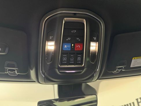 Used 2025 Jeep Grand Cherokee Summit image 28