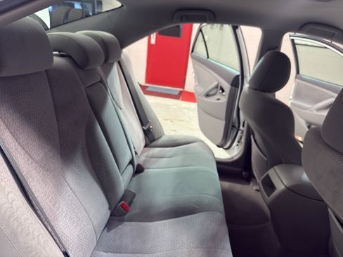 Used 2011 Toyota Camry LE image 24