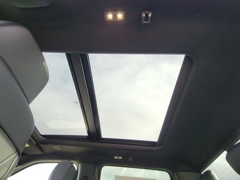 New 2026 Ford F250 Platinum image 9