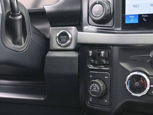 Used 2024 Ford F250 Platinum w/ Tremor Off-Road Package image 39