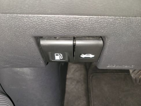 Used 2023 Nissan Kicks SV image 24