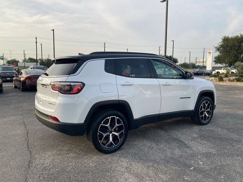 Used 2025 Jeep Compass Limited AWD/4WD image 5