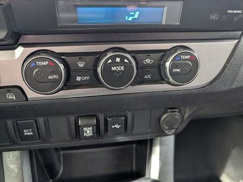 Used 2021 Toyota Tacoma SR5 AWD/4WD image 28