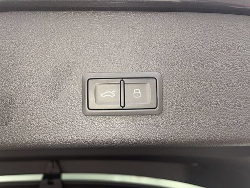 Used 2022 Audi e-tron Premium AWD/4WD image 5