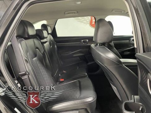 Used 2024 Kia Sorento S image 21