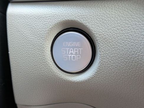 New 2026 Kia Sorento S w/ S Panoramic Sunroof Package FWD image 32