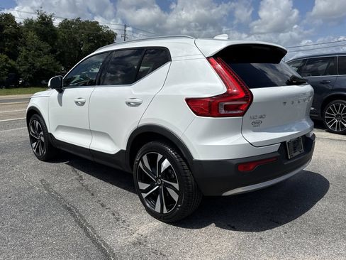 Certified 2024 Volvo XC40 B5 Plus AWD/4WD image 3