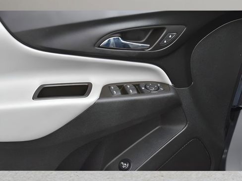 Used 2023 Chevrolet Equinox LT w/ Driver Convenience Package image 24