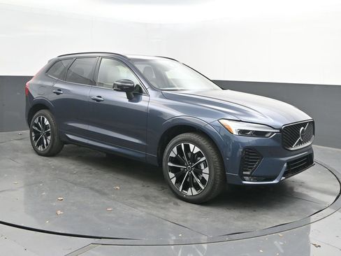 New 2026 Volvo XC60 B5 Plus AWD/4WD image 9