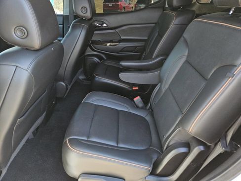 Used 2022 GMC Acadia AT4 w/ Technology Package AWD/4WD image 31