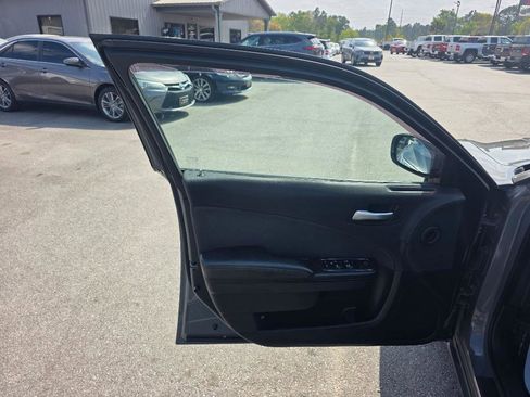 Used 2018 Dodge Charger SXT w/ Blacktop Package image 6