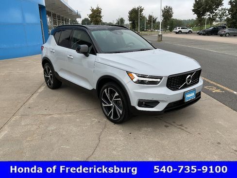 Used 2020 Volvo XC40 T5 R-Design AWD/4WD image 8