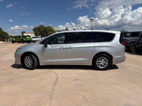 New 2026 Chrysler Voyager LX image 8