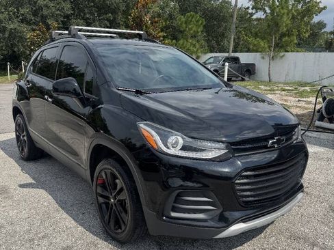 Used 2018 Chevrolet Trax LT w/ Sun & Sound Package AWD/4WD image 5