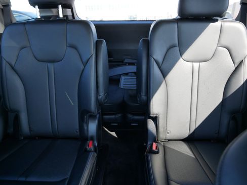 Used 2021 Kia Sorento EX image 13