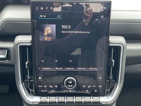 New 2026 GMC Yukon XL Denali w/ Denali Reserve Package image 13