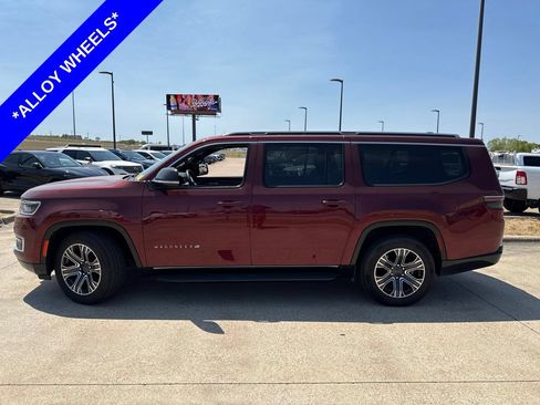 Used 2024 Jeep Wagoneer L Series II w/ Flexible Seating Group AWD/4WD image 3