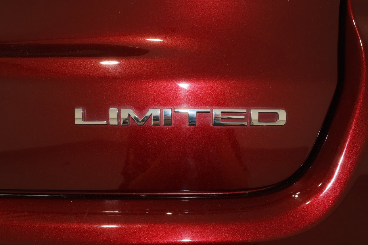 Used 2022 Jeep Compass Limited w/ Elite Group AWD/4WD image 37