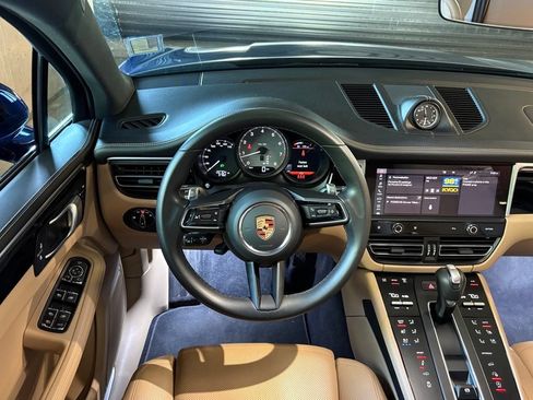 Certified 2023 Porsche Macan S AWD/4WD image 17