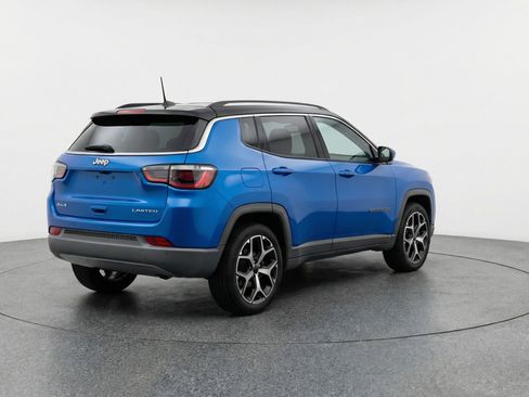 Used 2025 Jeep Compass Limited image 9