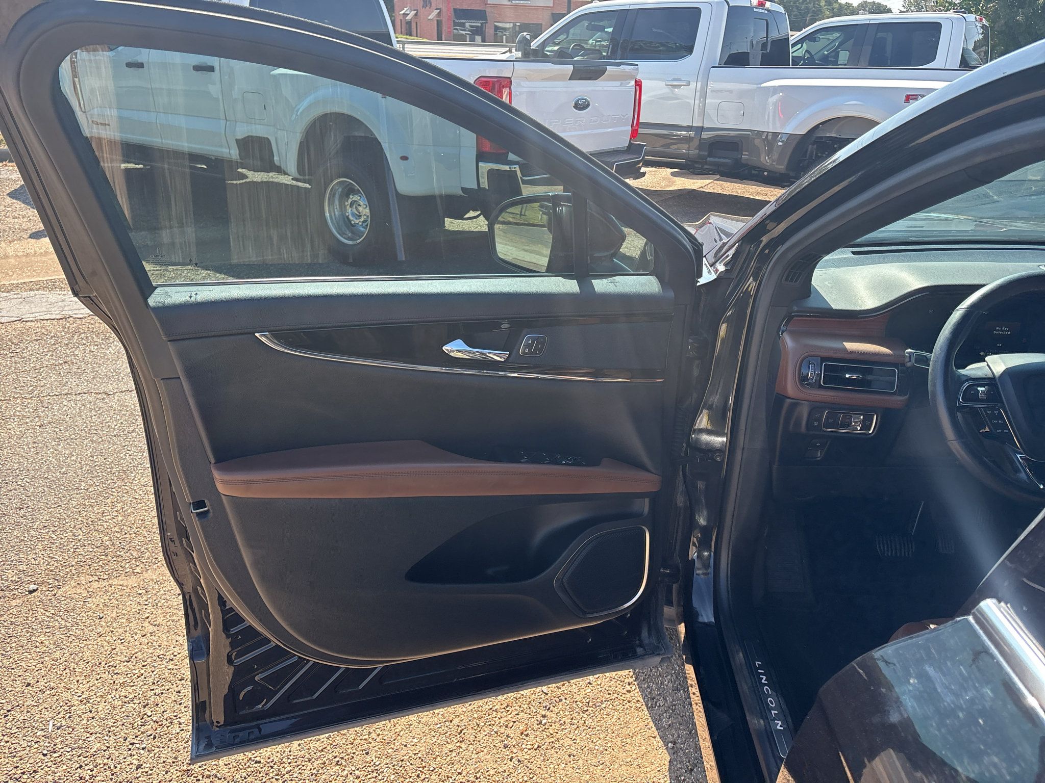 Used 2022 Lincoln Nautilus Reserve FWD image 19