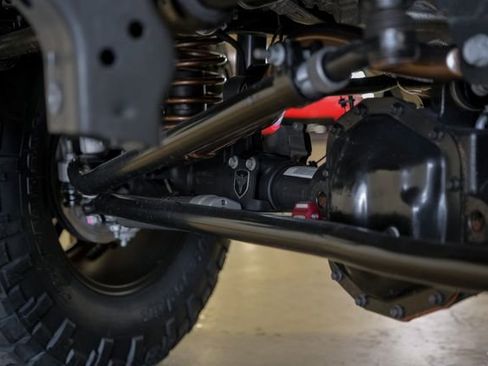 Used 2025 Jeep Gladiator Sport image 39