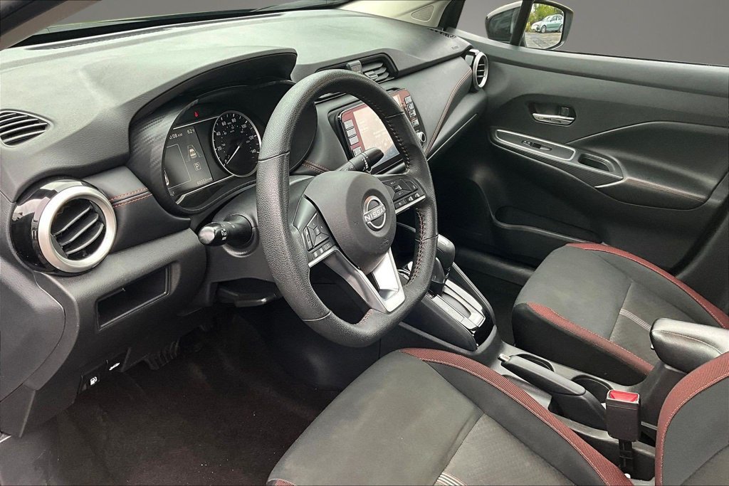 Used 2024 Nissan Versa SR FWD image 17