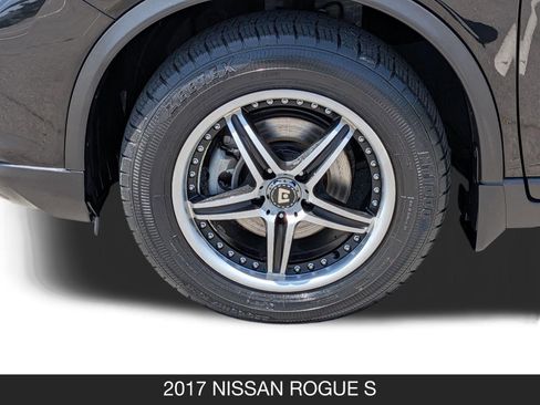 Used 2017 Nissan Rogue S w/ S Appearance Package FWD image 11