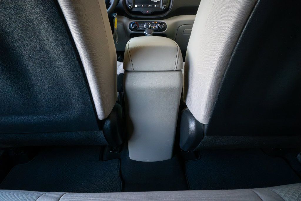 Used 2023 Kia Soul LX FWD image 18