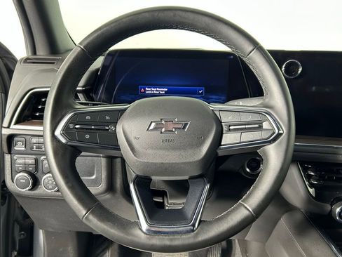 Used 2025 Chevrolet Suburban Z71 AWD/4WD image 28
