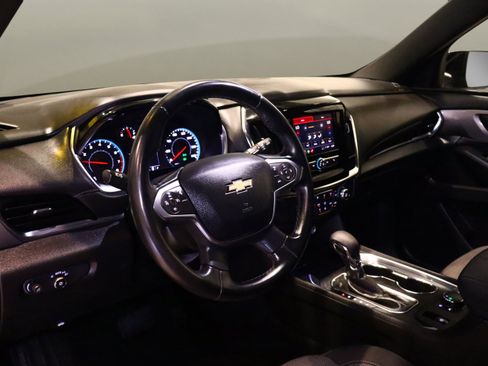 Used 2023 Chevrolet Traverse LT image 10