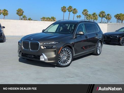 Used 2024 BMW X7 xDrive40i w/ Parking Assistance Package AWD/4WD image 1