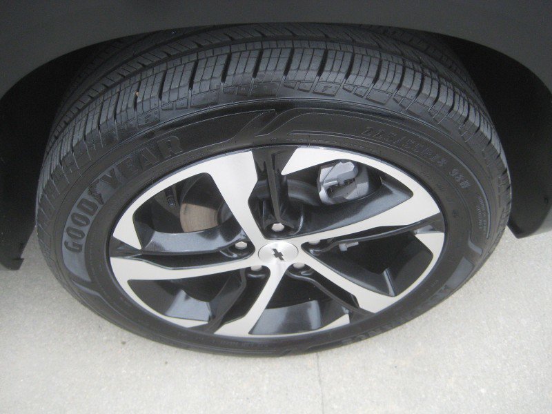 Used 2026 Chevrolet Trax RS w/ Sunroof Package FWD image 9