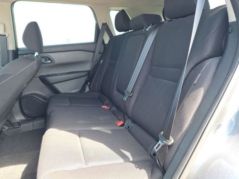 Used 2024 Nissan Rogue S image 10