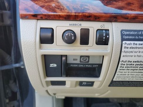 Used 2011 Subaru Outback 2.5i Limited AWD/4WD image 15