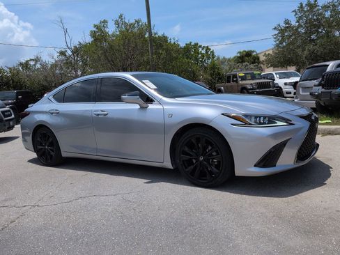 Used 2022 Lexus ES 350 F Sport w/ Accessory Package 2 FWD image 2