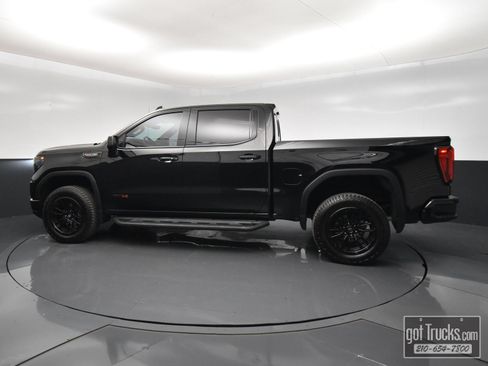 Used 2024 GMC Sierra 1500 AT4 w/ Technology Package AWD/4WD image 3