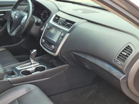 Used 2016 Nissan Altima 2.5 SL w/ 2.5 Technology Package FWD image 24