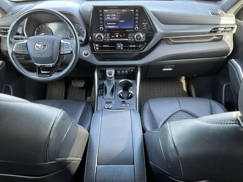 Used 2021 Toyota Highlander XSE image 15
