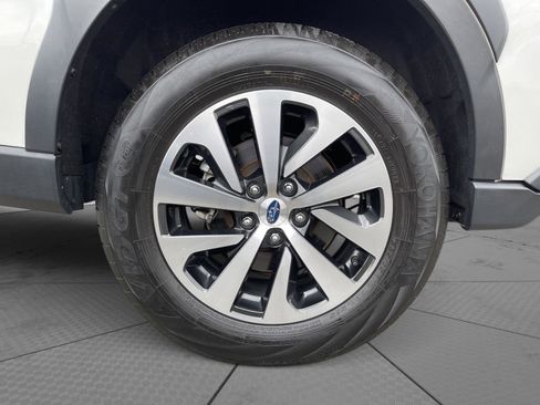 Used 2024 Subaru Outback Premium AWD/4WD image 24