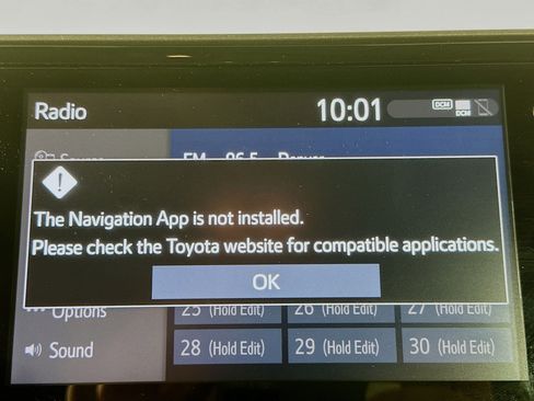 Used 2020 Toyota Highlander L image 21