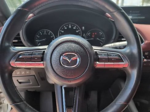 Used 2022 MAZDA MAZDA3 s FWD image 9