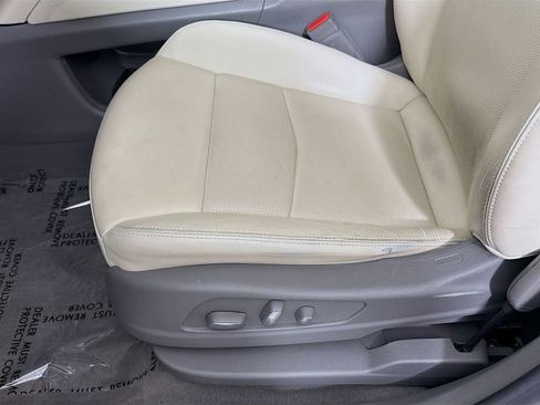 Used 2021 Cadillac XT6 Premium Luxury image 19