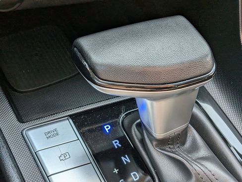 Used 2025 Hyundai Elantra SEL image 20