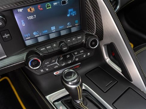Used 2018 Chevrolet Corvette Z06 RWD image 89